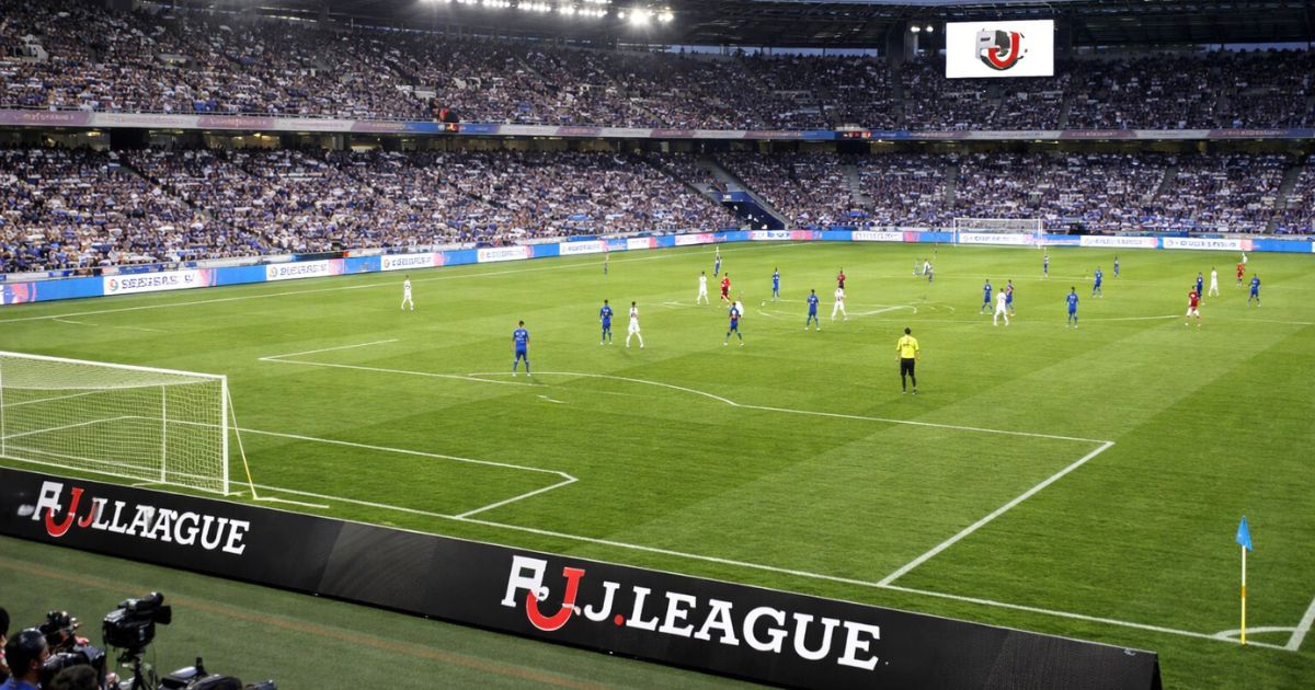 Jリーグは4枚で出場停止