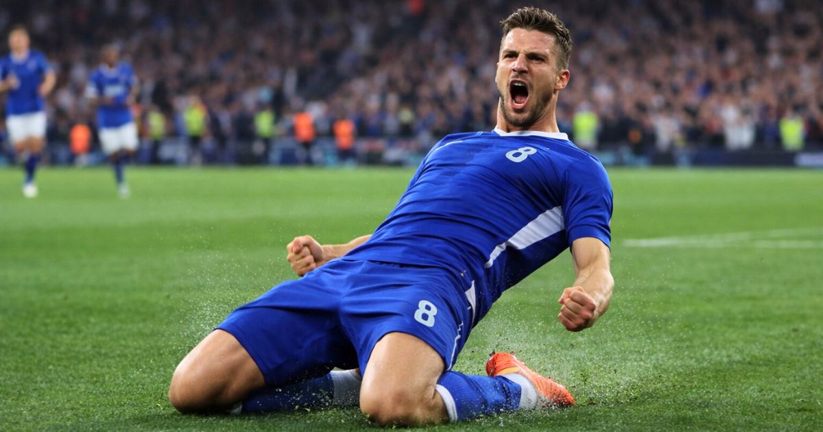 サッカーの膝スラを完全攻略：やり方と安全に決めるコツを徹底解説