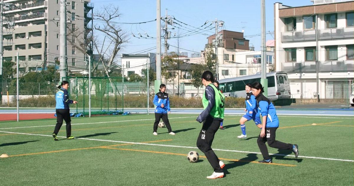 女子サッカー部の活動と入部の確認