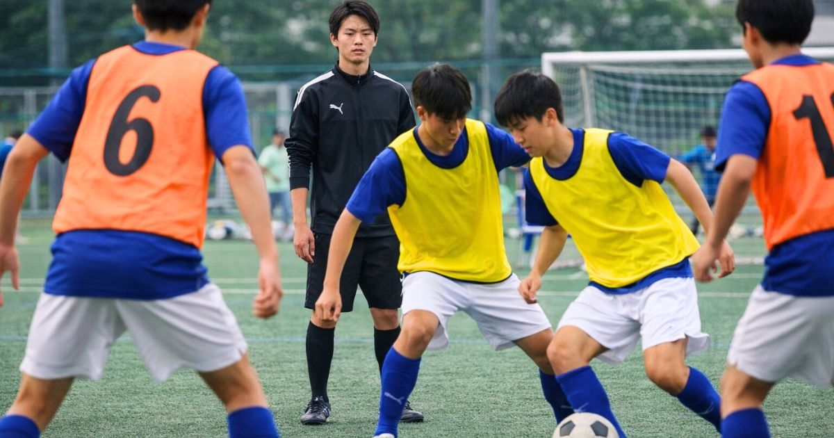 監督と指導体制の特徴