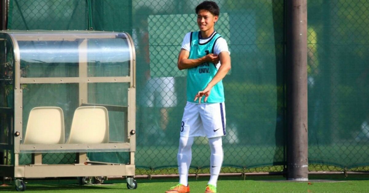 国士舘大学サッカー部在籍当時、グラウンドで練習するSOOOOO(そー)